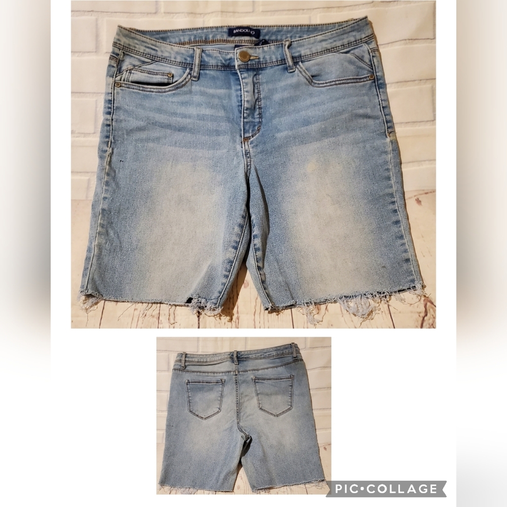 Womens Shorts - Picture 4 of 9